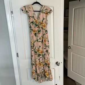 Floral Maxi Dress w/ Pockets!